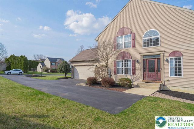 2161 Woodridge Drive, Lower Macungie Twp, PA 18062