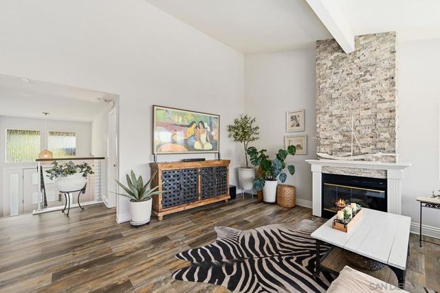 1989 Seawind Way, Oceanside, CA 92054