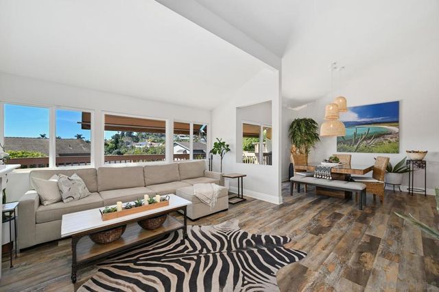 1989 Seawind Way, Oceanside, CA 92054