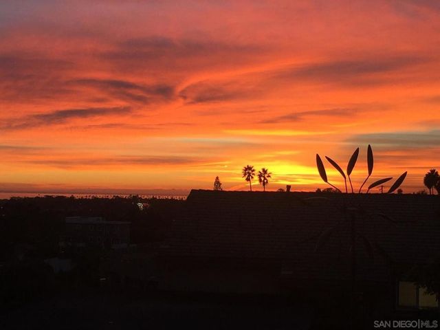 1989 Seawind Way, Oceanside, CA 92054