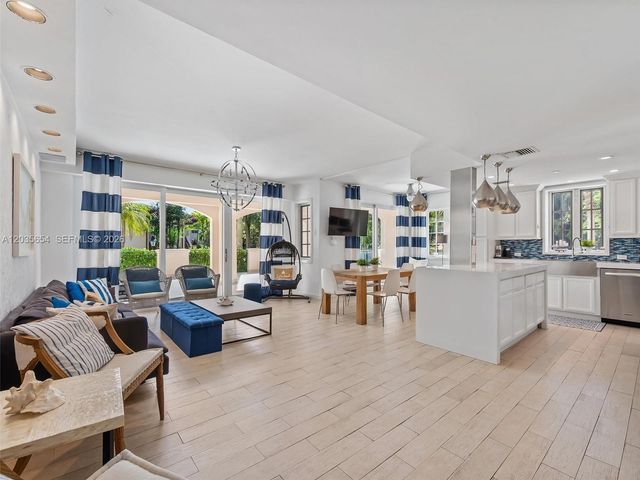 19116 Fisher Island Dr 19116, Miami Beach, FL 33109