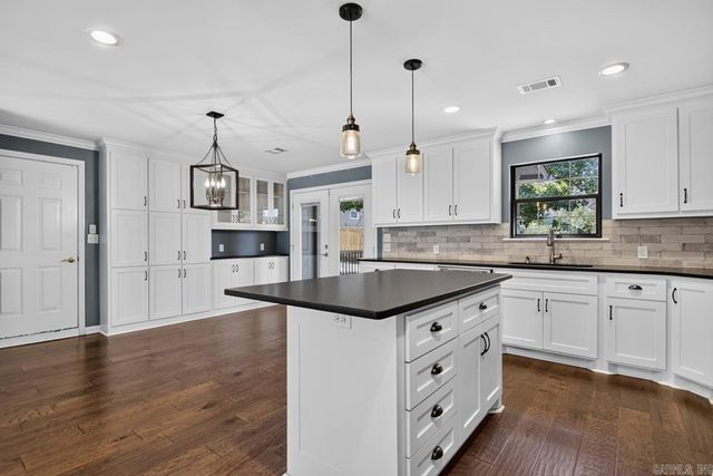 16 Marble Ct, Little Rock, AR 72212