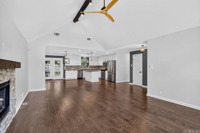 16 Marble Ct, Little Rock, AR 72212