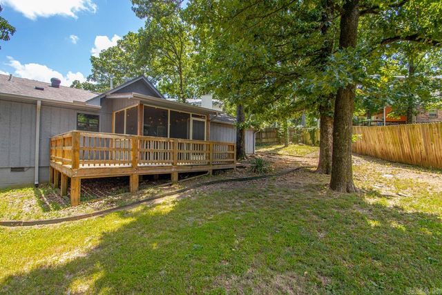 16 Marble Ct, Little Rock, AR 72212