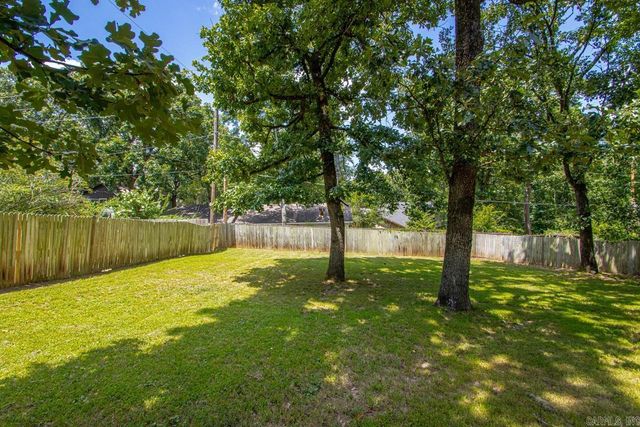 16 Marble Ct, Little Rock, AR 72212