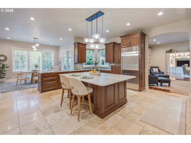 3689 MARCELLA Dr, Eugene, OR 97408