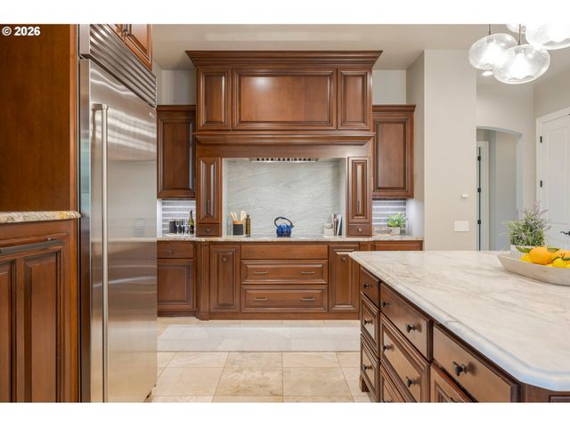 3689 MARCELLA Dr, Eugene, OR 97408