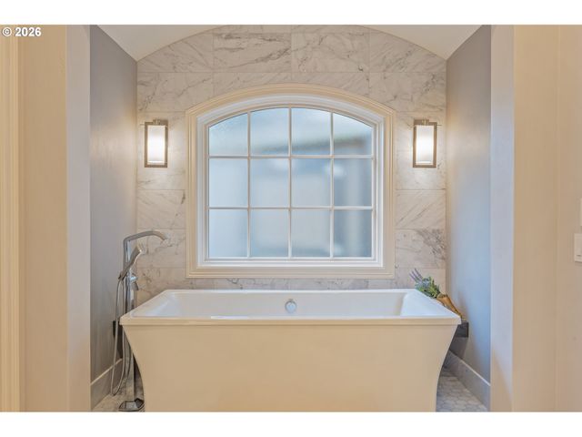 3689 MARCELLA Dr, Eugene, OR 97408