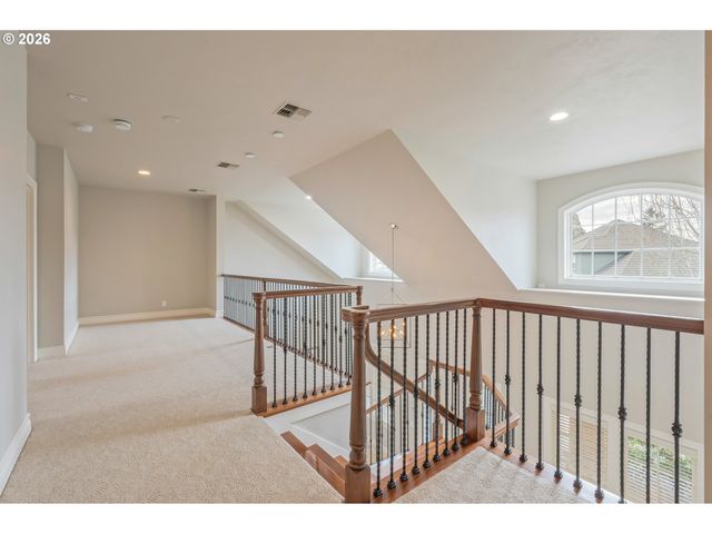 3689 MARCELLA Dr, Eugene, OR 97408