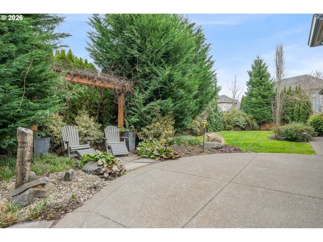3689 MARCELLA Dr, Eugene, OR 97408