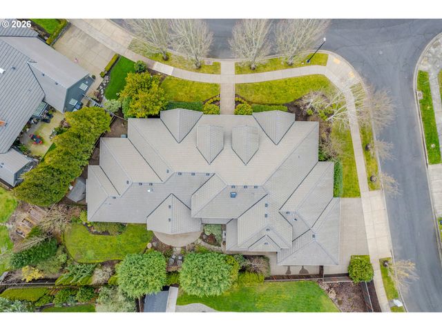 3689 MARCELLA Dr, Eugene, OR 97408