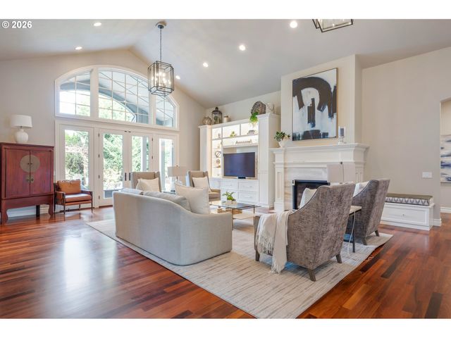 3689 MARCELLA Dr, Eugene, OR 97408