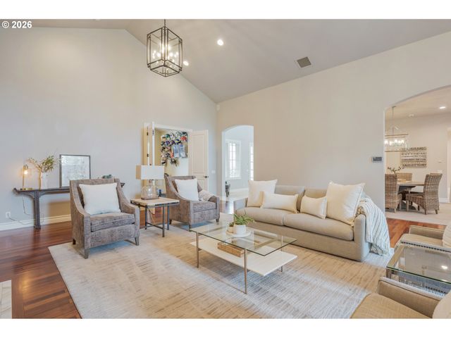 3689 MARCELLA Dr, Eugene, OR 97408