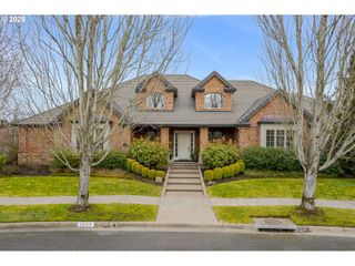 3689 MARCELLA Dr, Eugene, OR 97408