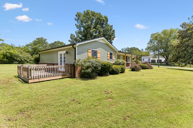 1001 Lakeside Dr, Ashland City, TN 37015