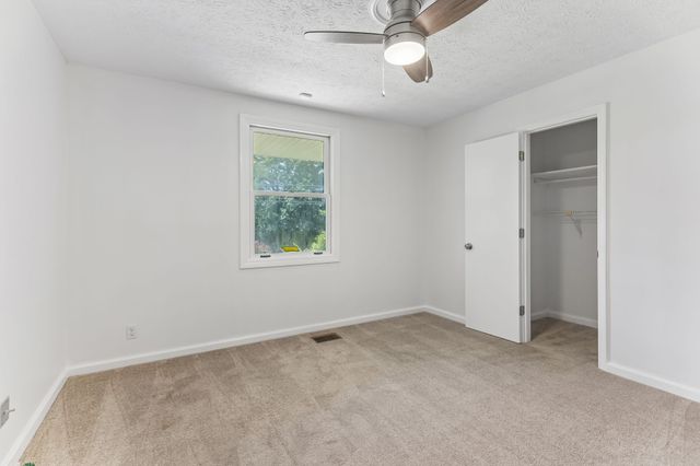 1001 Lakeside Dr, Ashland City, TN 37015
