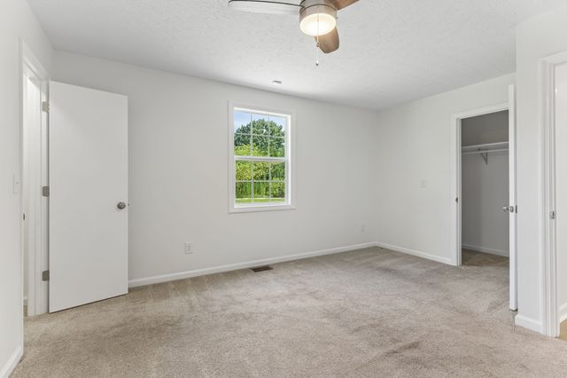 1001 Lakeside Dr, Ashland City, TN 37015