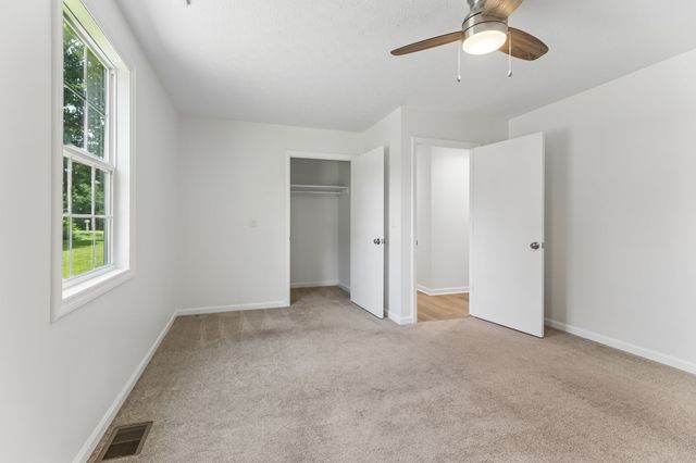 1001 Lakeside Dr, Ashland City, TN 37015