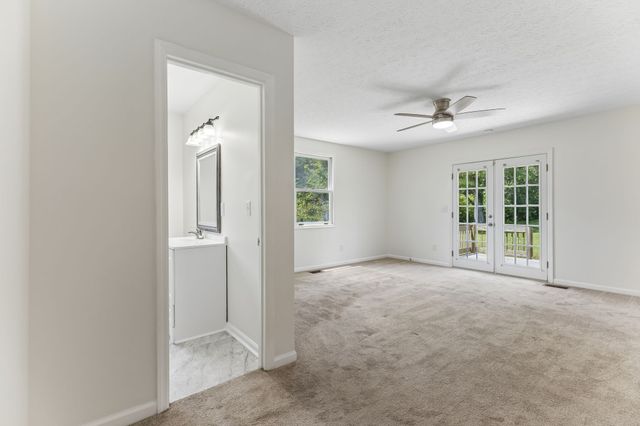 1001 Lakeside Dr, Ashland City, TN 37015