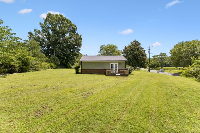 1001 Lakeside Dr, Ashland City, TN 37015