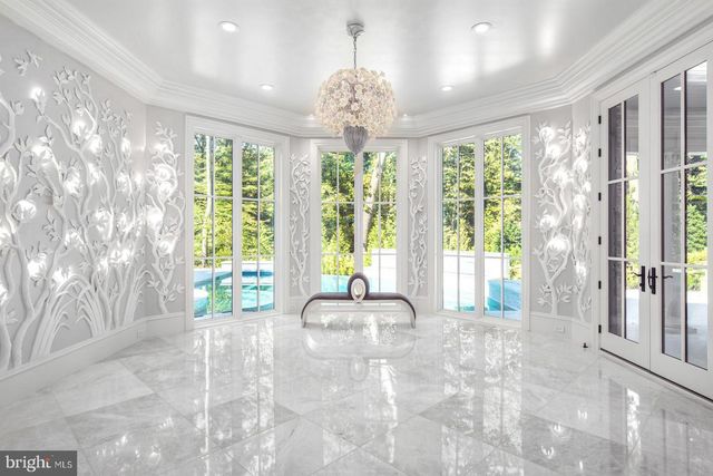 9412 MAFI CT, Great Falls, VA 22066