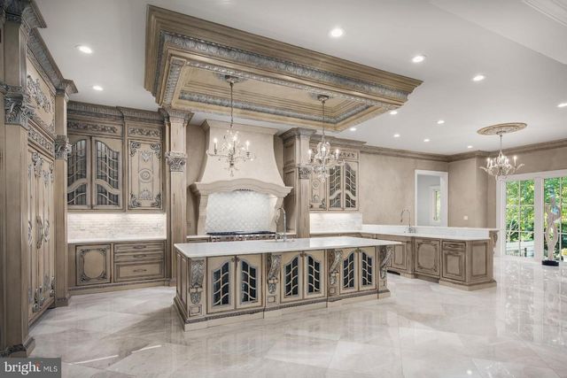 9412 MAFI CT, Great Falls, VA 22066