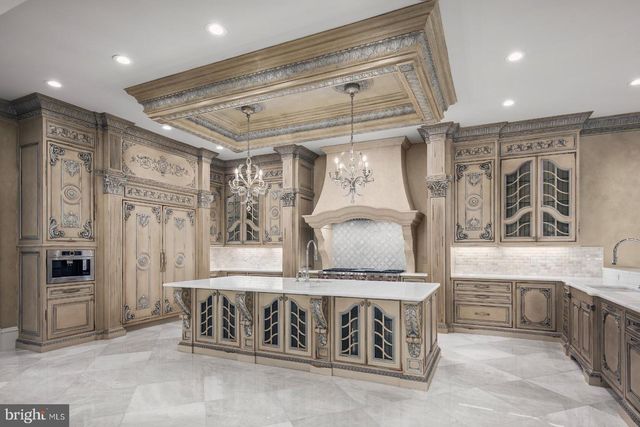 9412 MAFI CT, Great Falls, VA 22066