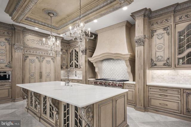 9412 MAFI CT, Great Falls, VA 22066