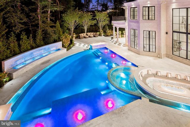 9412 MAFI CT, Great Falls, VA 22066