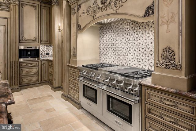 9412 MAFI CT, Great Falls, VA 22066