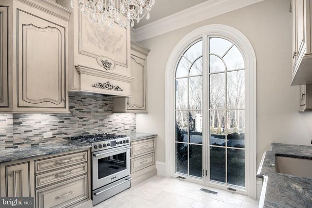 9412 MAFI CT, Great Falls, VA 22066