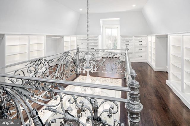 9412 MAFI CT, Great Falls, VA 22066