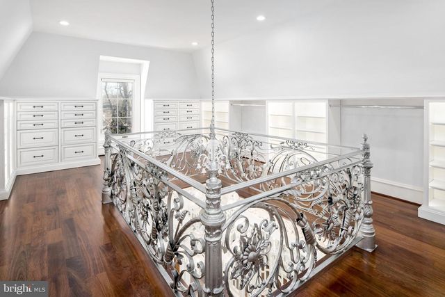 9412 MAFI CT, Great Falls, VA 22066