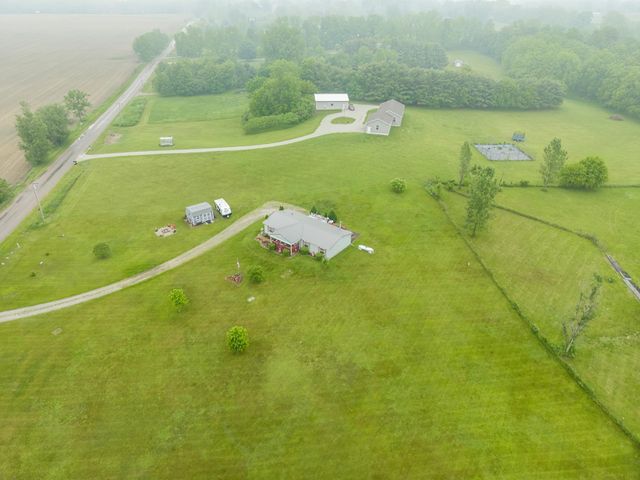 572 N 450 W, Angola, IN 46703