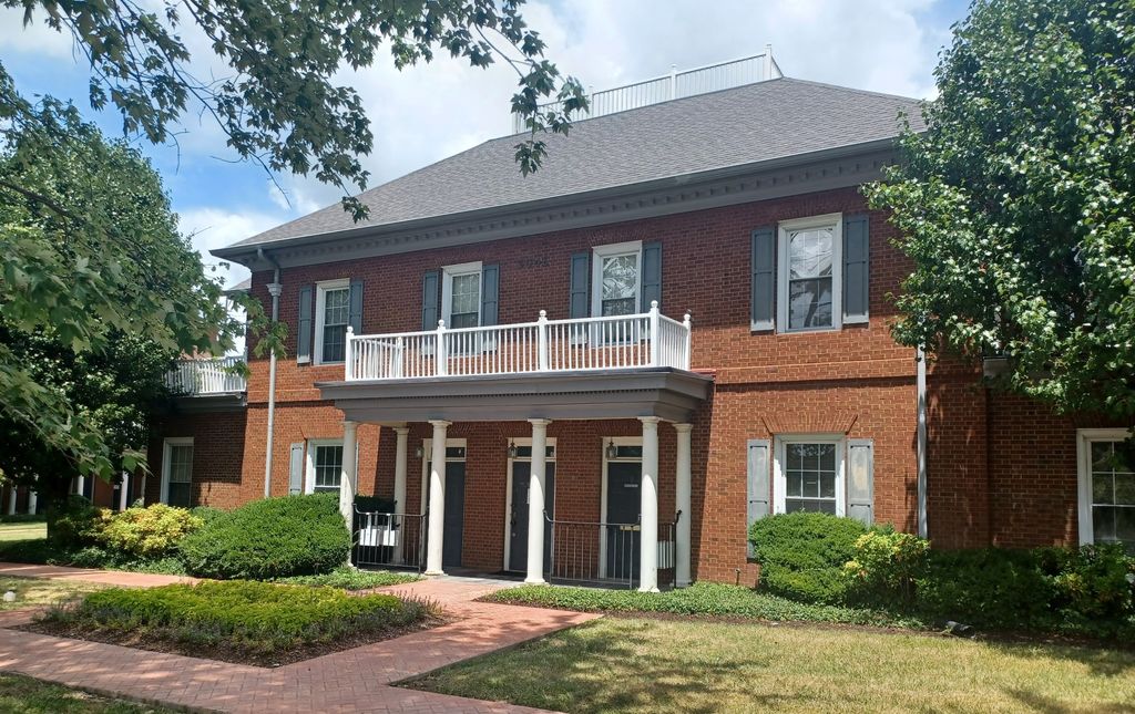 5046 Thoroughbred Ln, Brentwood, TN 37027