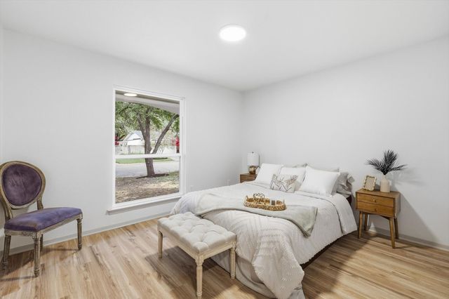 1429 Foothill Drive, Hurst, TX 76053