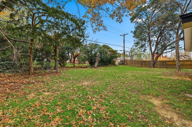 1429 Foothill Drive, Hurst, TX 76053