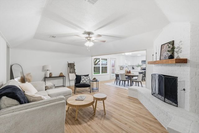 1429 Foothill Drive, Hurst, TX 76053