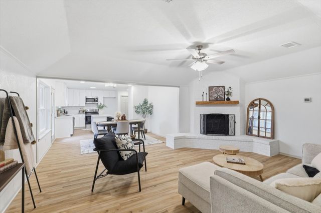 1429 Foothill Drive, Hurst, TX 76053