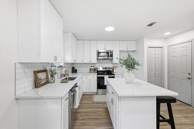 1429 Foothill Drive, Hurst, TX 76053