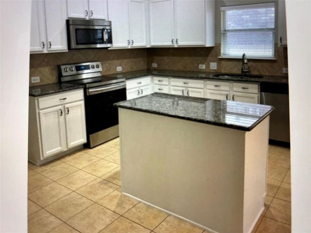 211 Animas DR, Georgetown, TX 78626