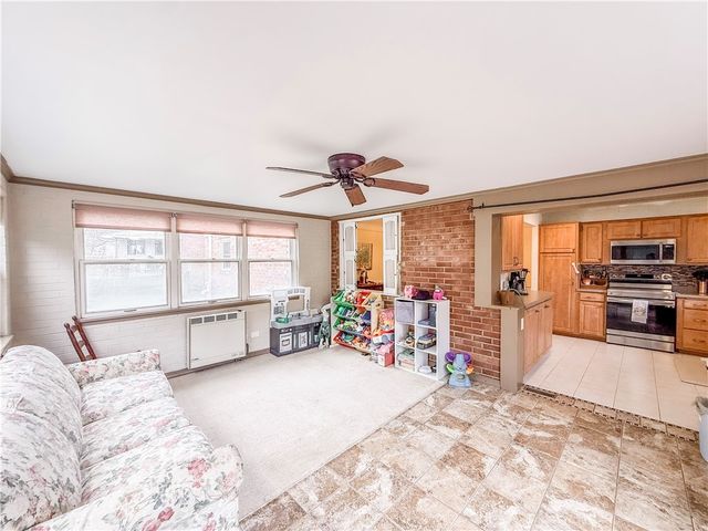 3921 Edge Rd, Brentwood, PA 15227