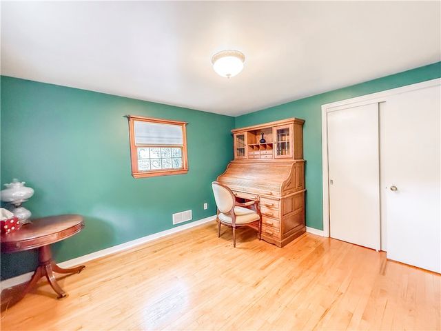 3921 Edge Rd, Brentwood, PA 15227