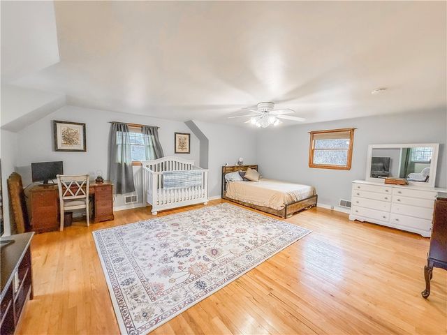 3921 Edge Rd, Brentwood, PA 15227