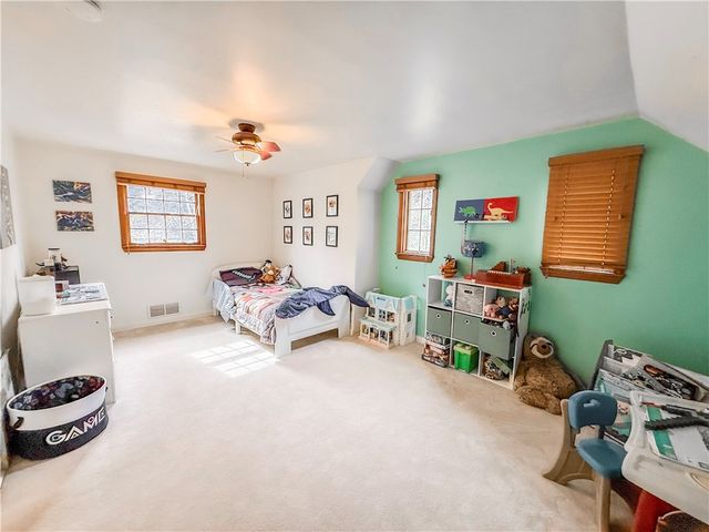 3921 Edge Rd, Brentwood, PA 15227