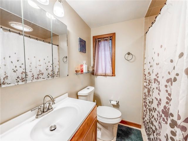 3921 Edge Rd, Brentwood, PA 15227