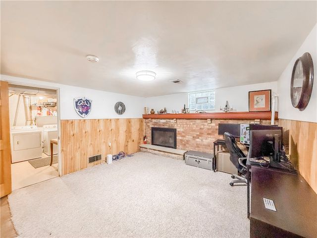 3921 Edge Rd, Brentwood, PA 15227