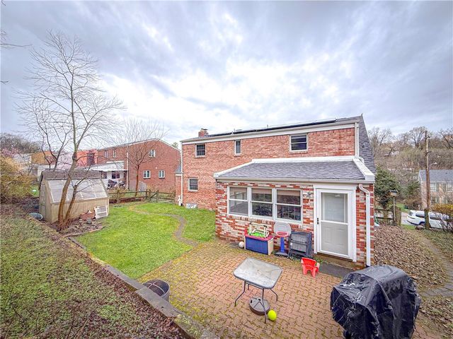 3921 Edge Rd, Brentwood, PA 15227