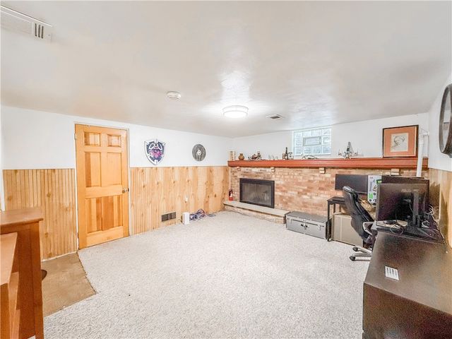 3921 Edge Rd, Brentwood, PA 15227