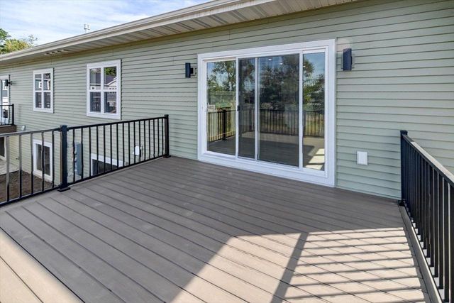 2965 Blue Grass Drive, Stoughton, WI 53589